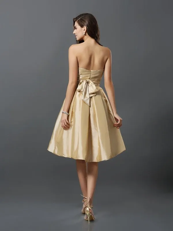 A-Line/Princess Strapless Sleeveless Short Taffeta Bridesmaid Dresses