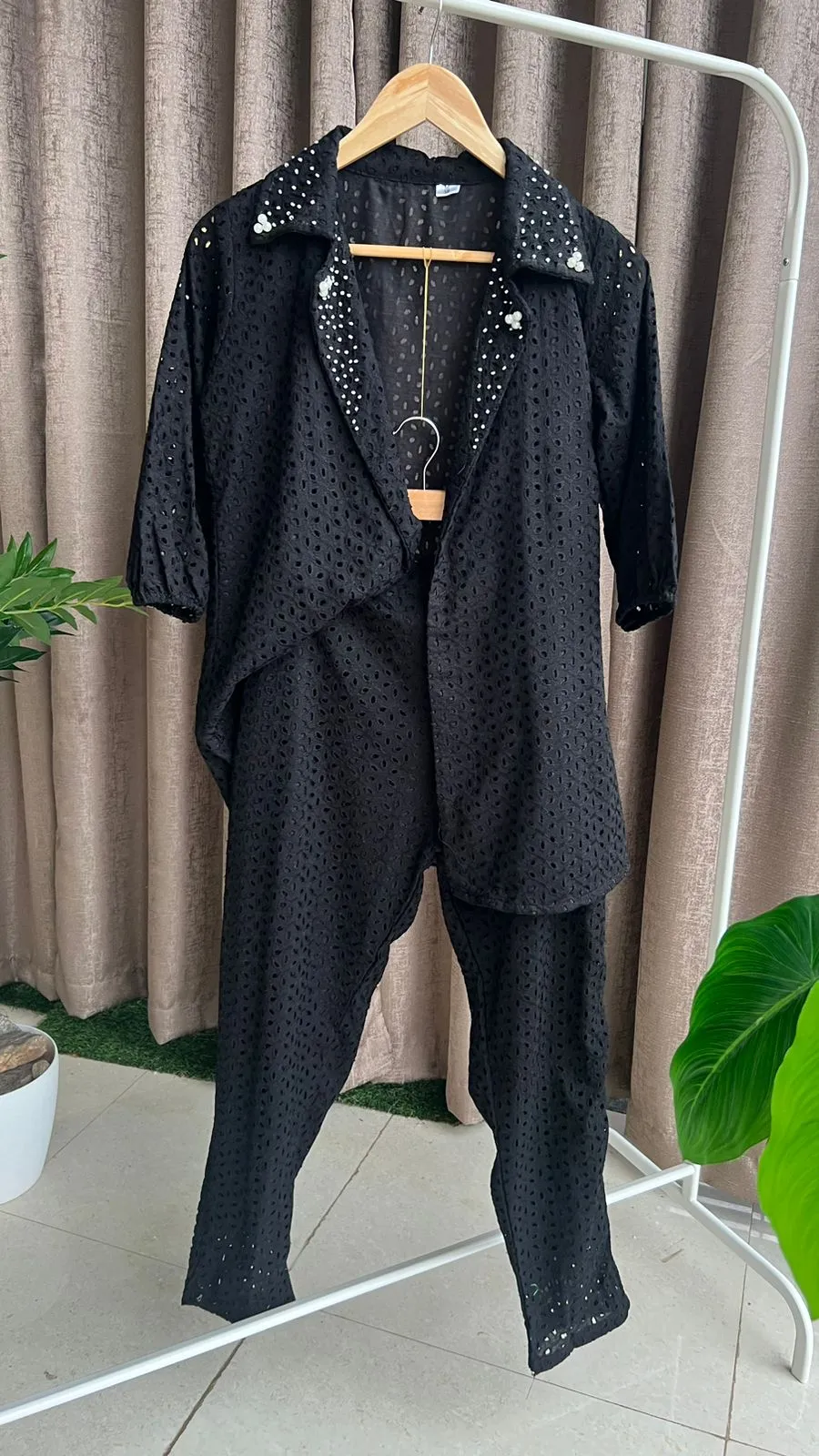 Black pearl worked coord set