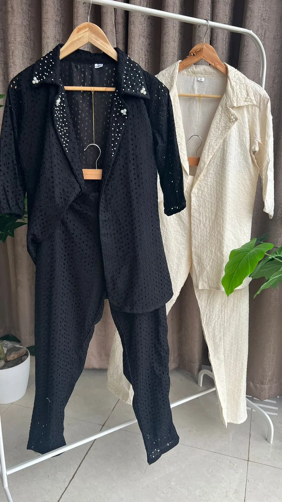 Black pearl worked coord set