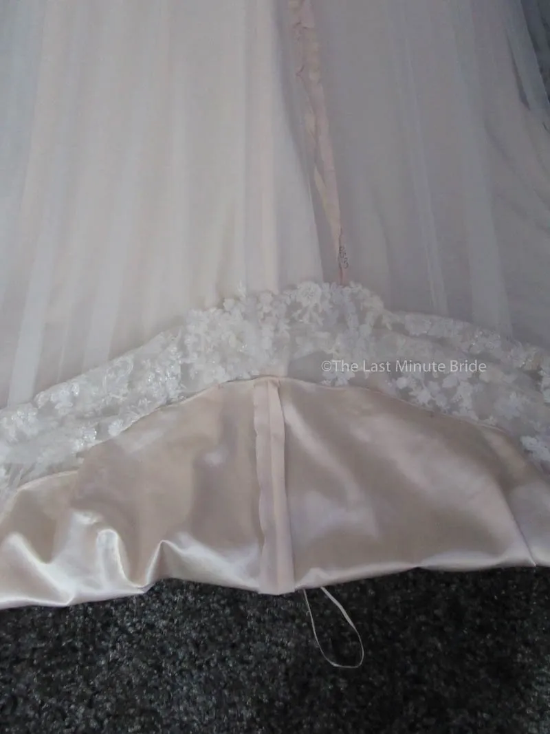 Essense of Australia D1999 size 12