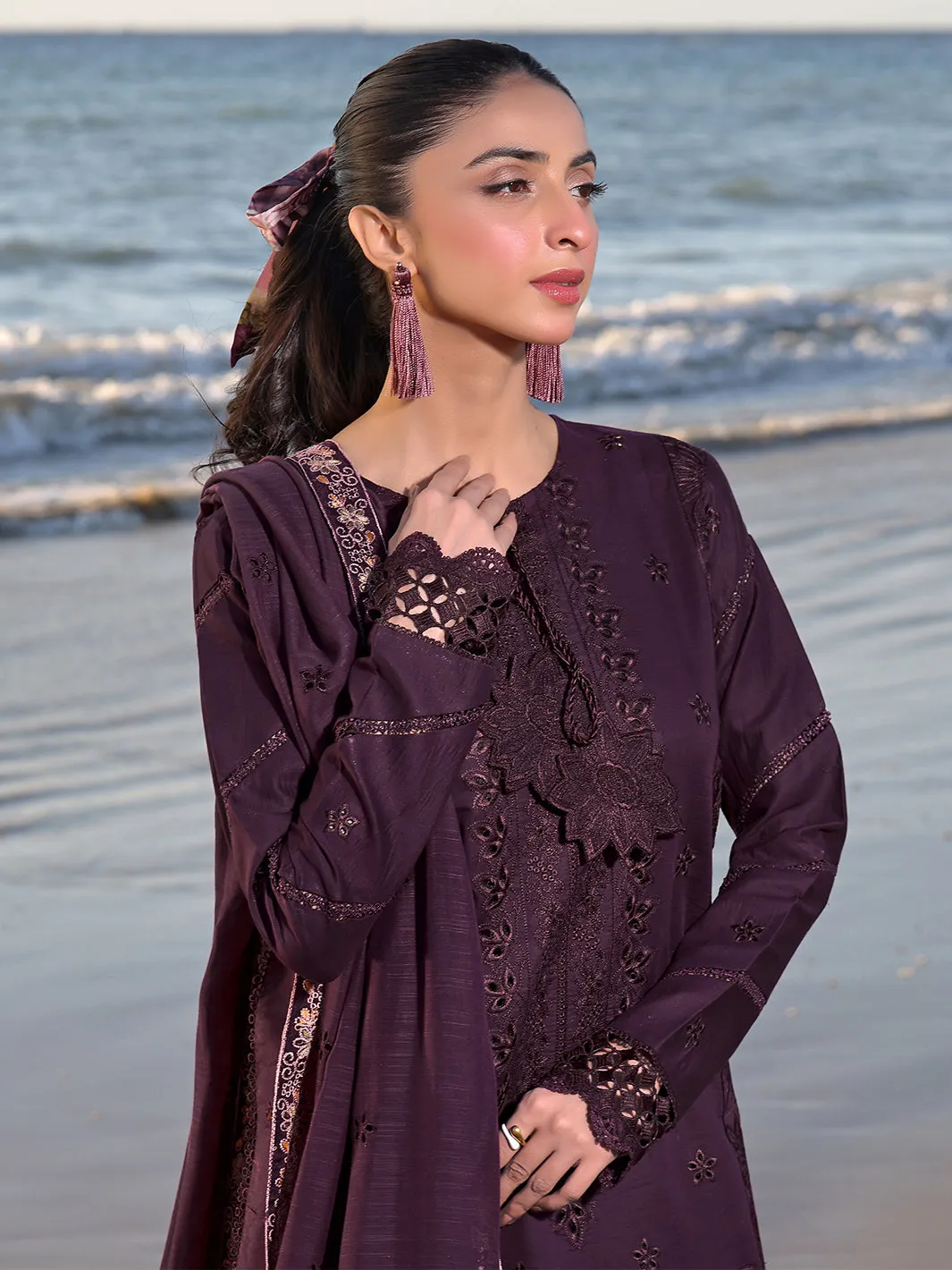 Izel | Saahil Signature Lawn 24 | CAIA