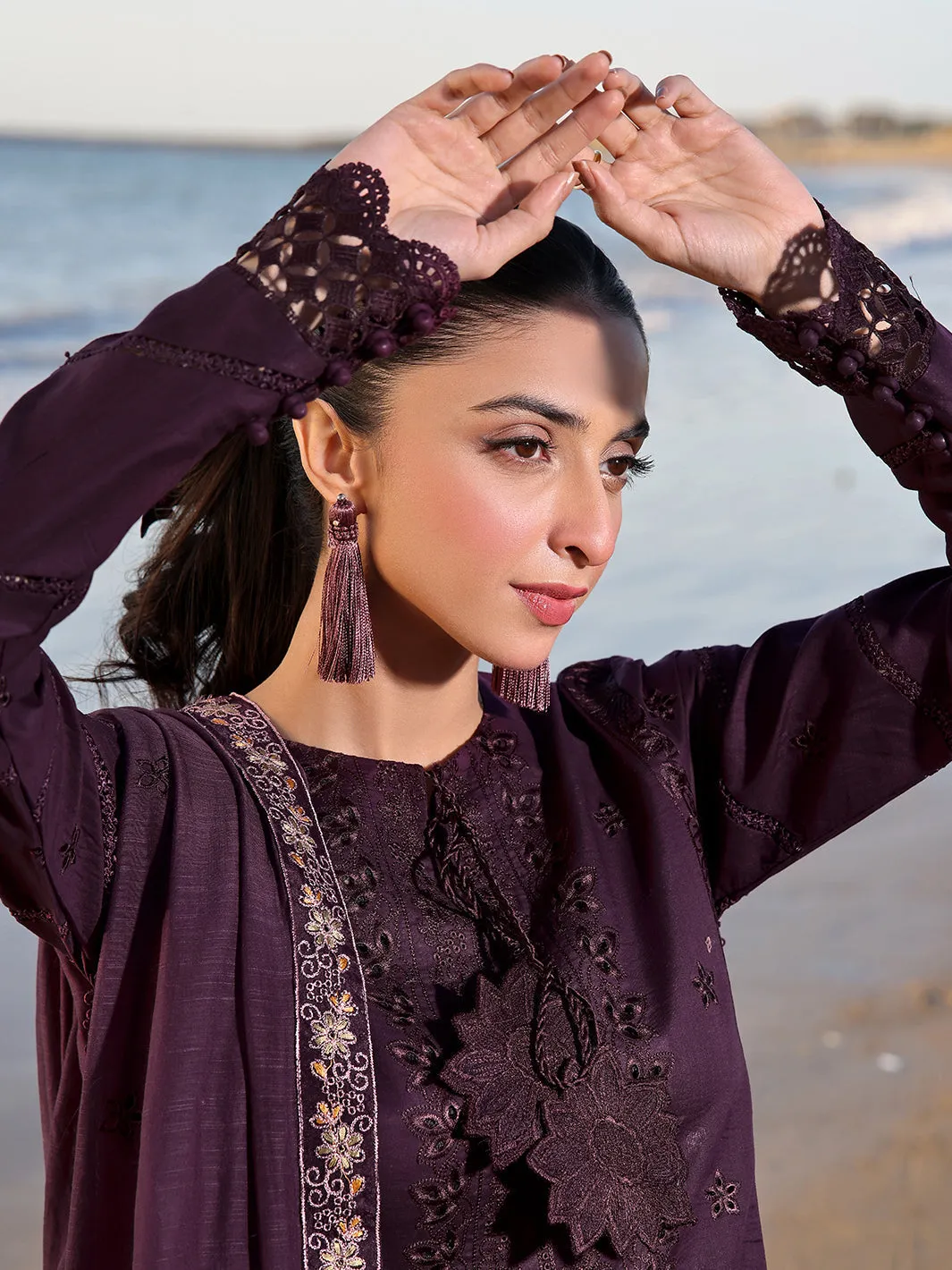 Izel | Saahil Signature Lawn 24 | CAIA