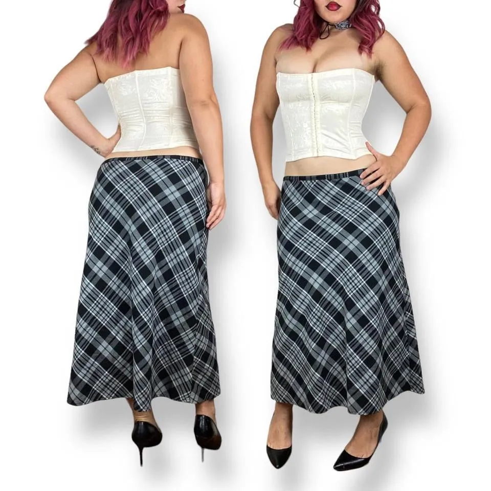 Y2K Plaid Maxi Skirt (Large)