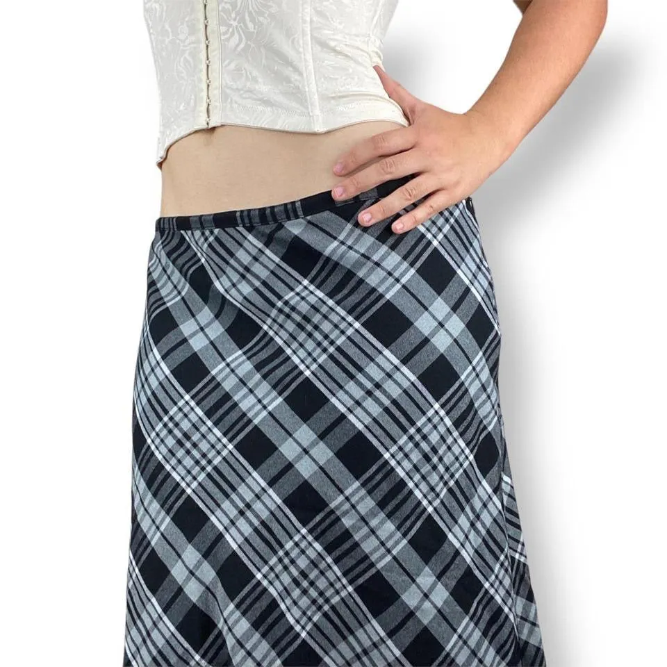 Y2K Plaid Maxi Skirt (Large)