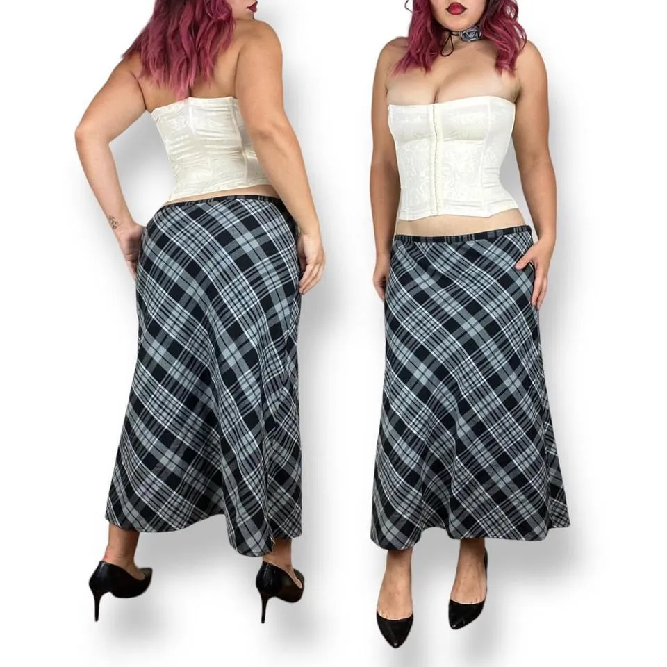 Y2K Plaid Maxi Skirt (Large)